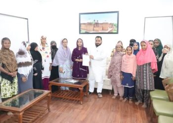 मालेगांव में आफ्रिन सय्यद की महिला शहर अध्यक्ष पद पर नियुक्ति, सलीम सारंग ने सौंपा नियुक्ति पत्र